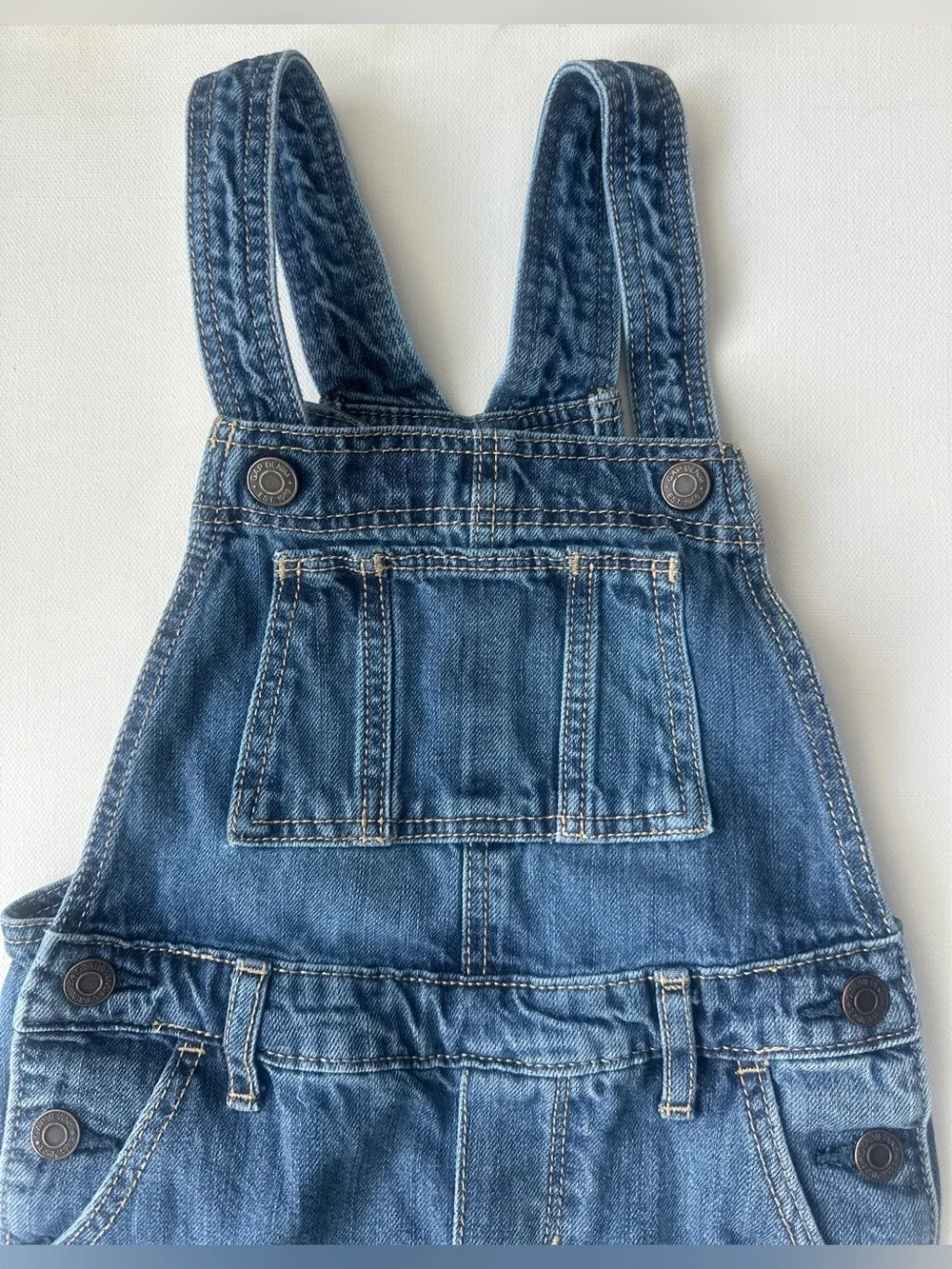 GAP girl’s Dark Blue Kids Denim Overalls. Size 4T.